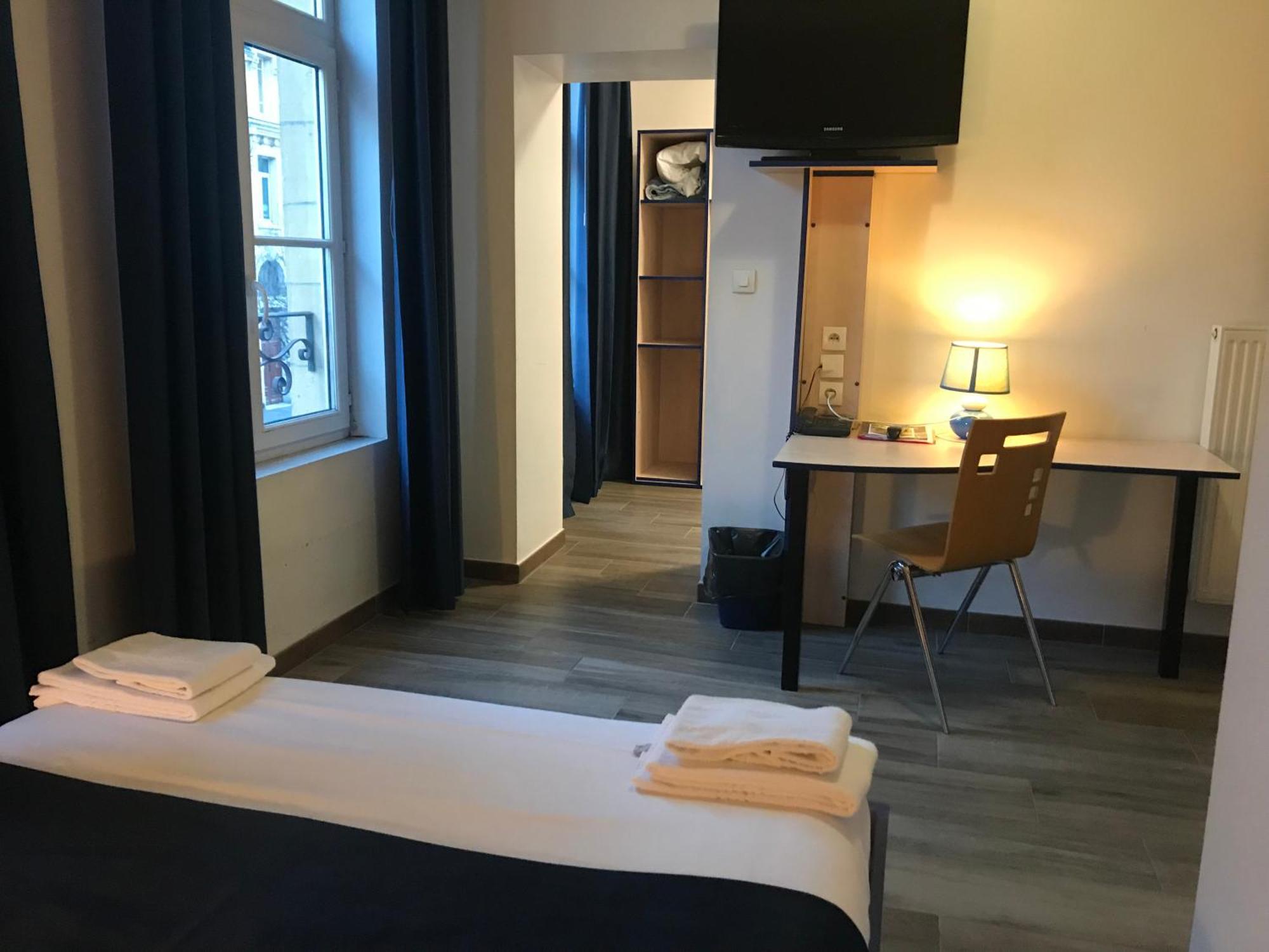 Hotel Cesar Centre-Ville Gare Charleville-Mézières Eksteriør bilde