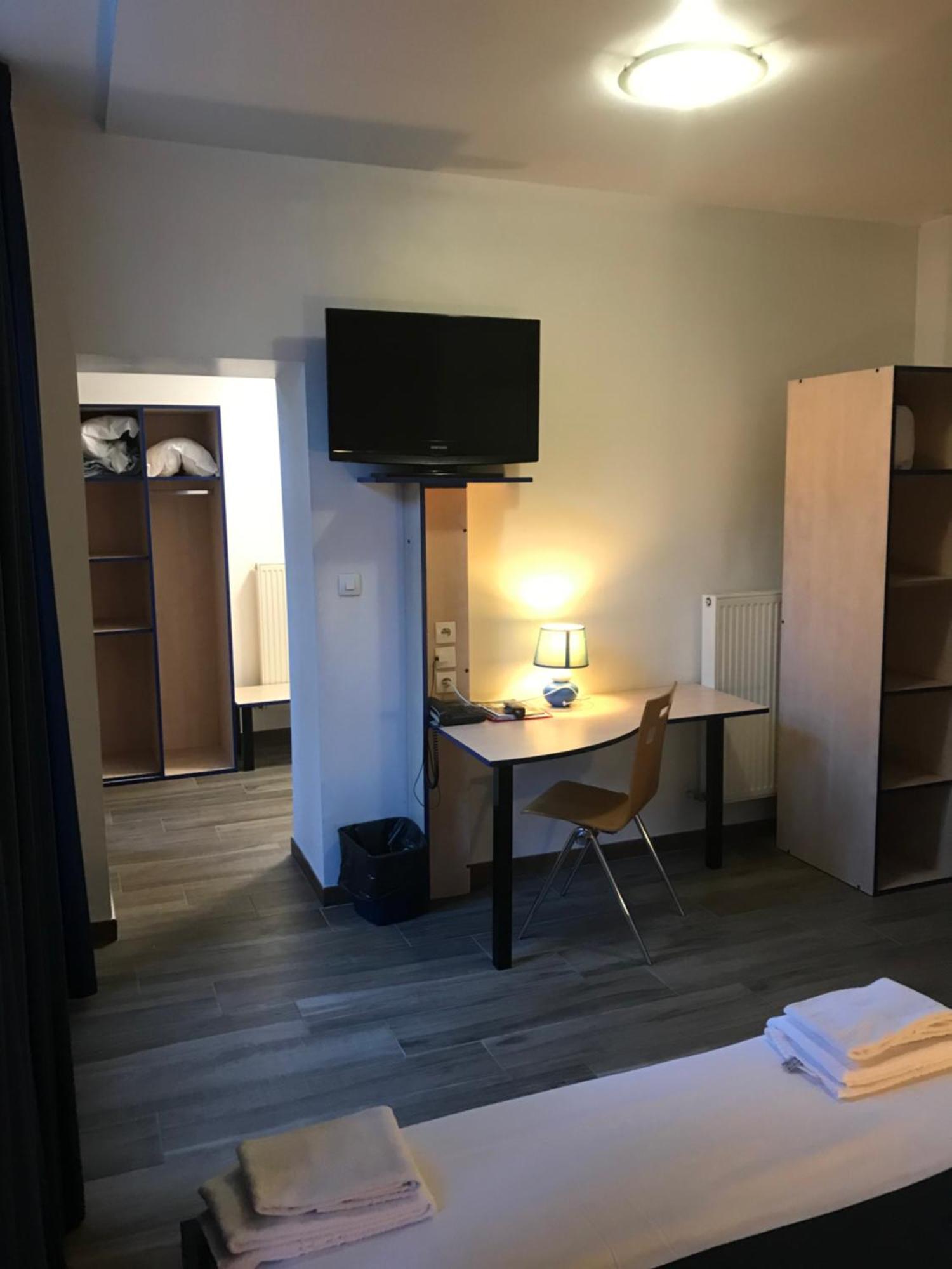 Hotel Cesar Centre-Ville Gare Charleville-Mézières Eksteriør bilde