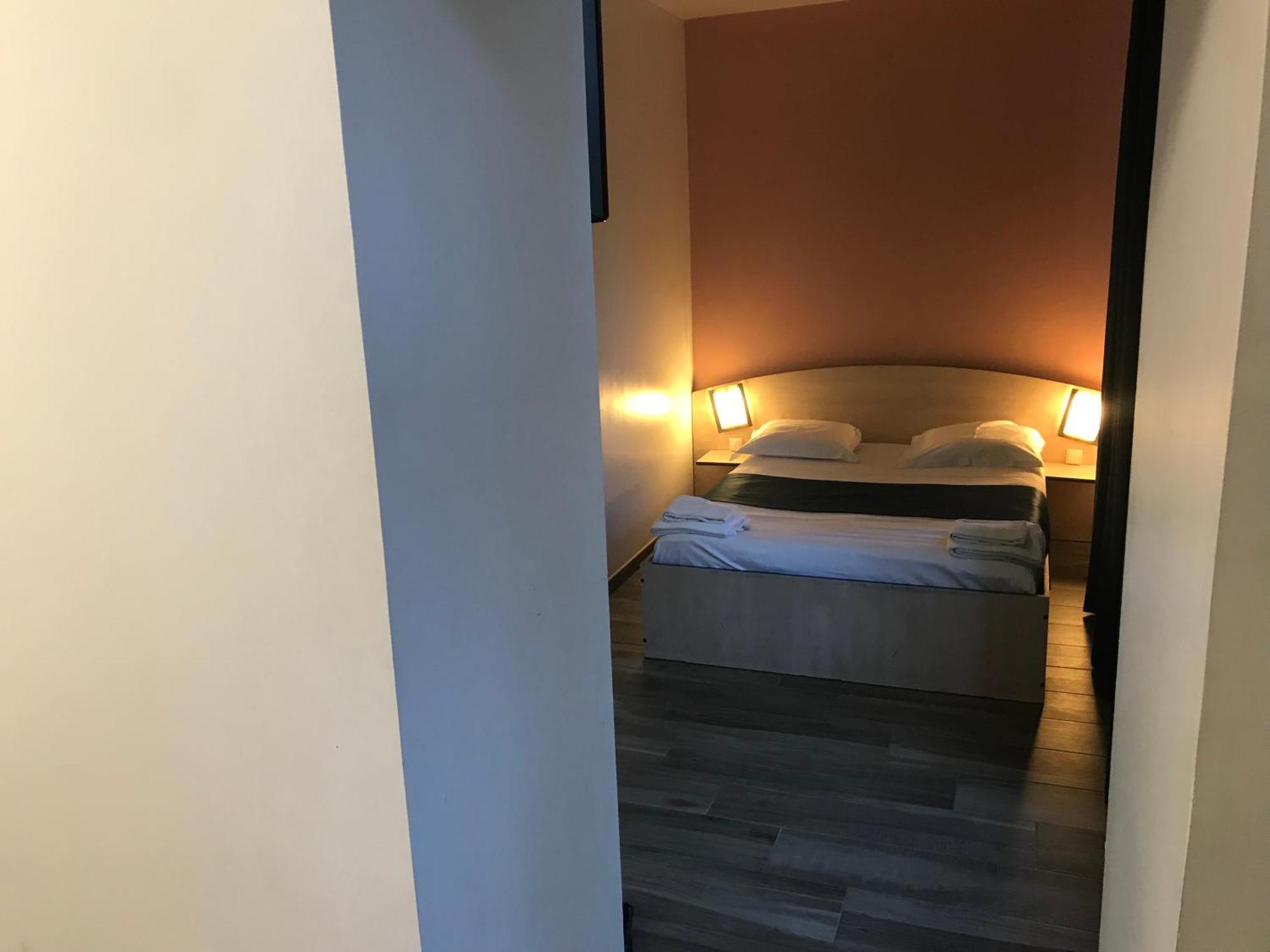 Hotel Cesar Centre-Ville Gare Charleville-Mézières Eksteriør bilde