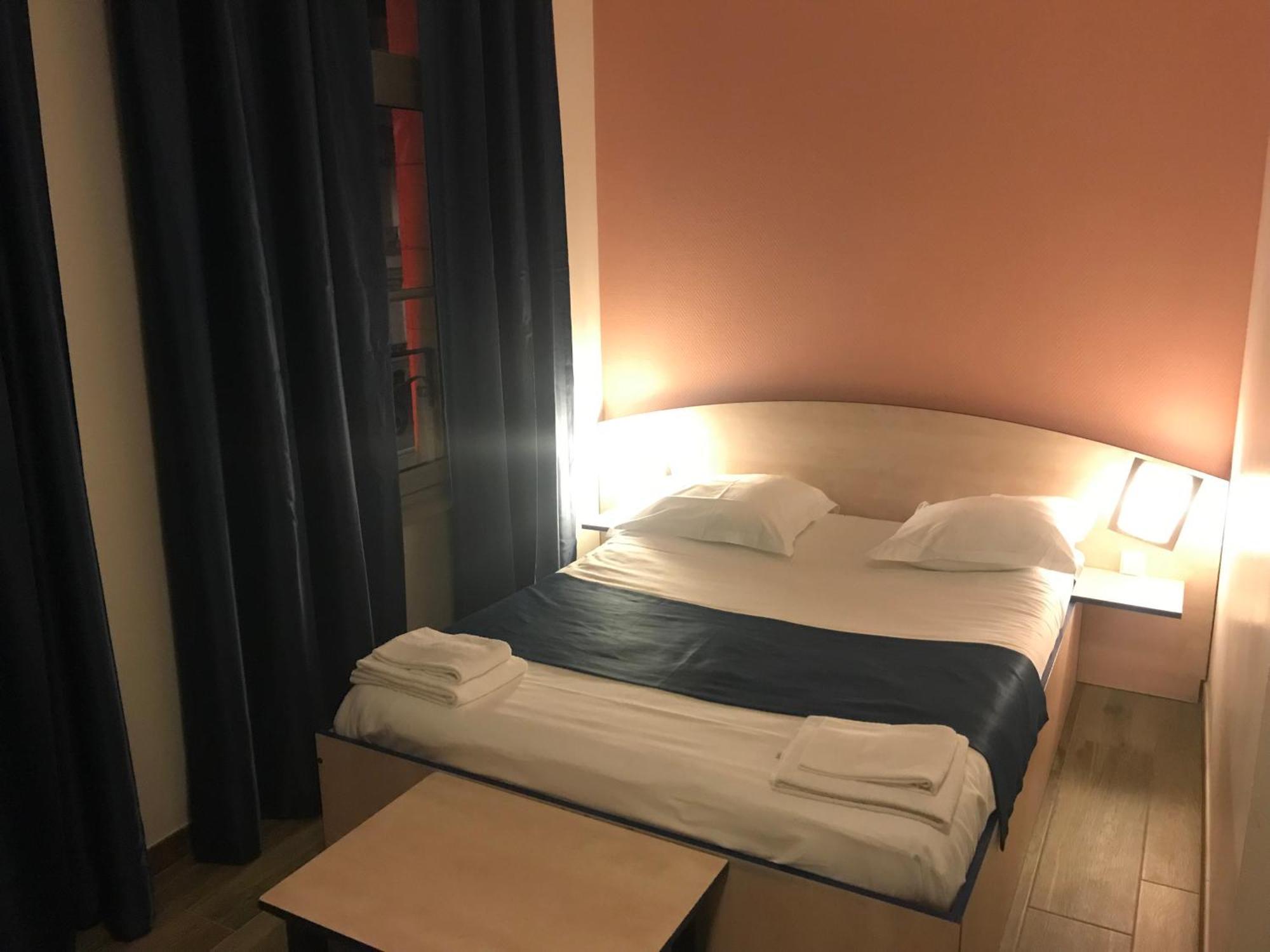 Hotel Cesar Centre-Ville Gare Charleville-Mézières Eksteriør bilde