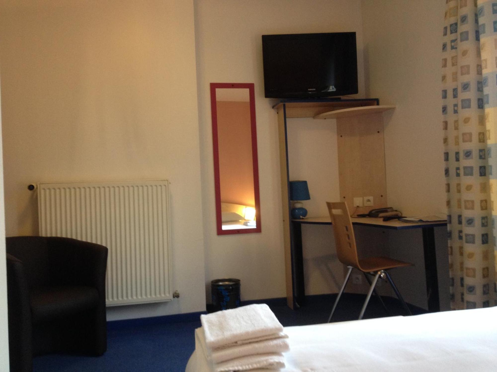 Hotel Cesar Centre-Ville Gare Charleville-Mézières Eksteriør bilde