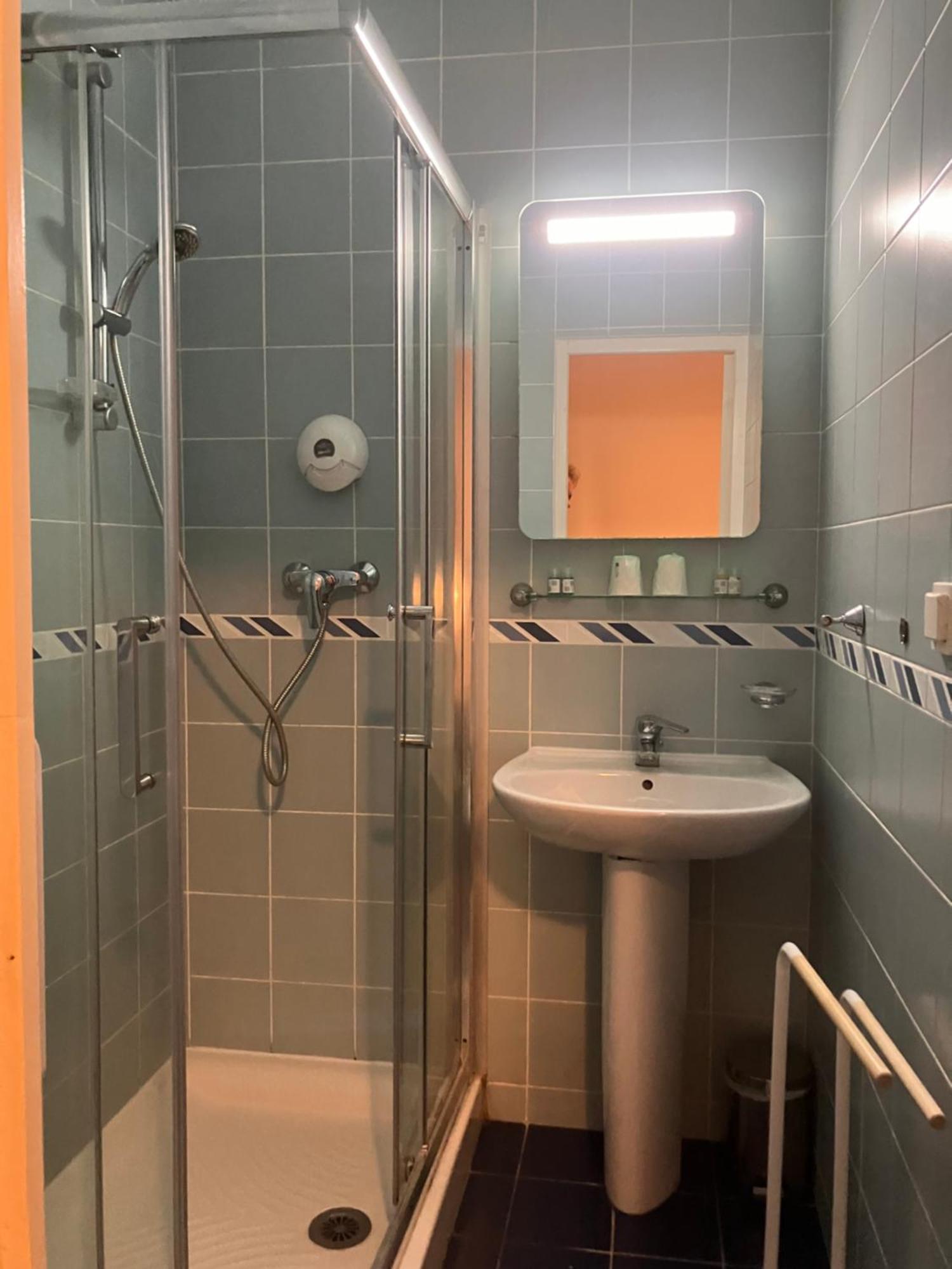 Hotel Cesar Centre-Ville Gare Charleville-Mézières Eksteriør bilde