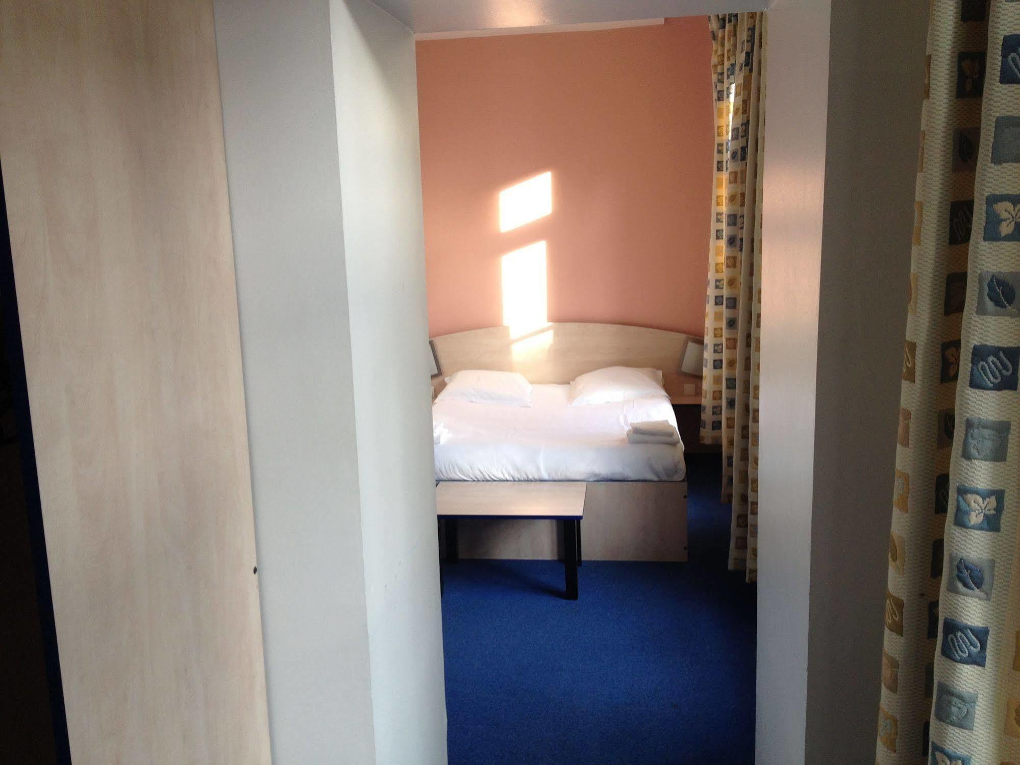 Hotel Cesar Centre-Ville Gare Charleville-Mézières Eksteriør bilde