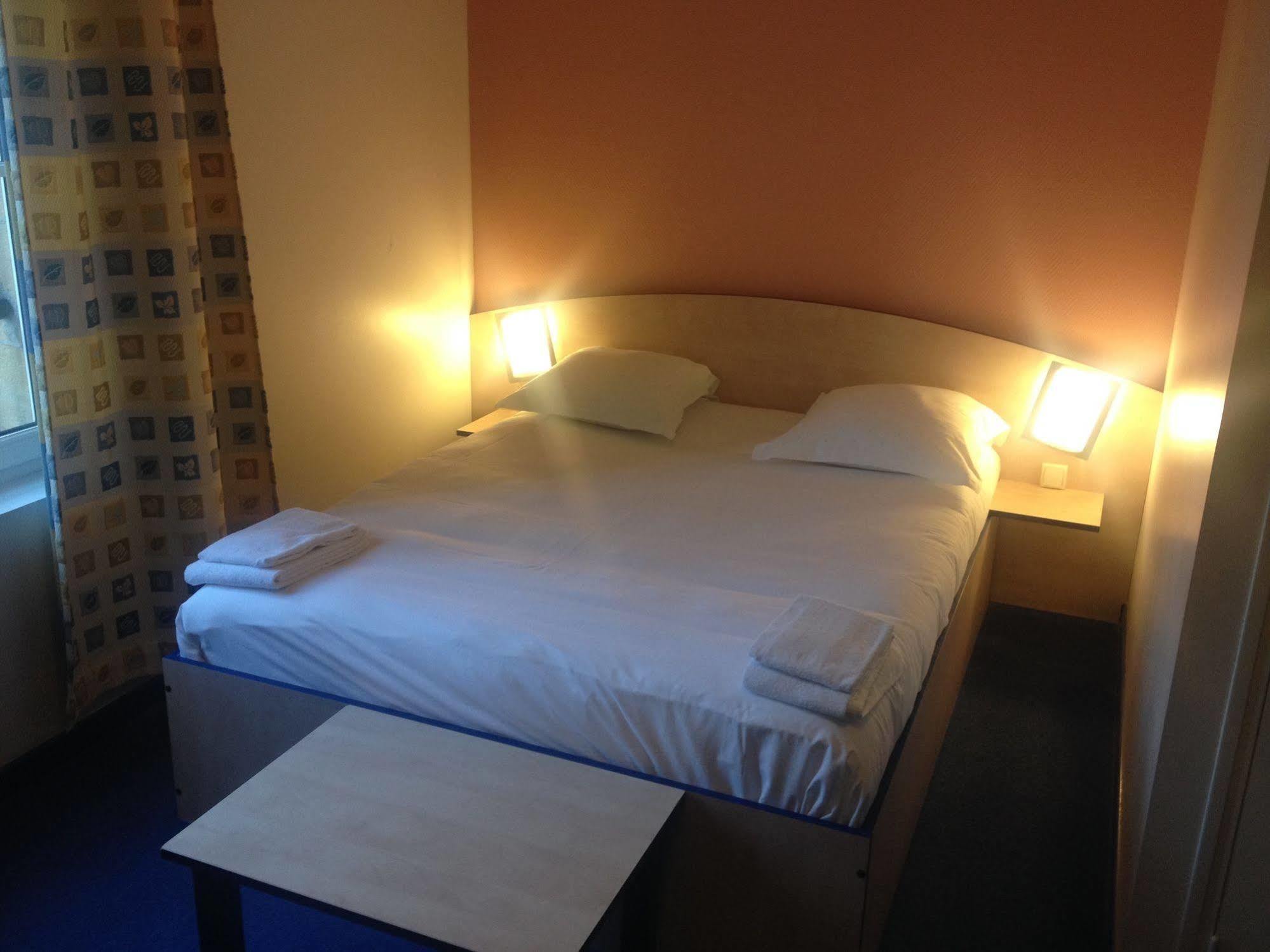 Hotel Cesar Centre-Ville Gare Charleville-Mézières Eksteriør bilde