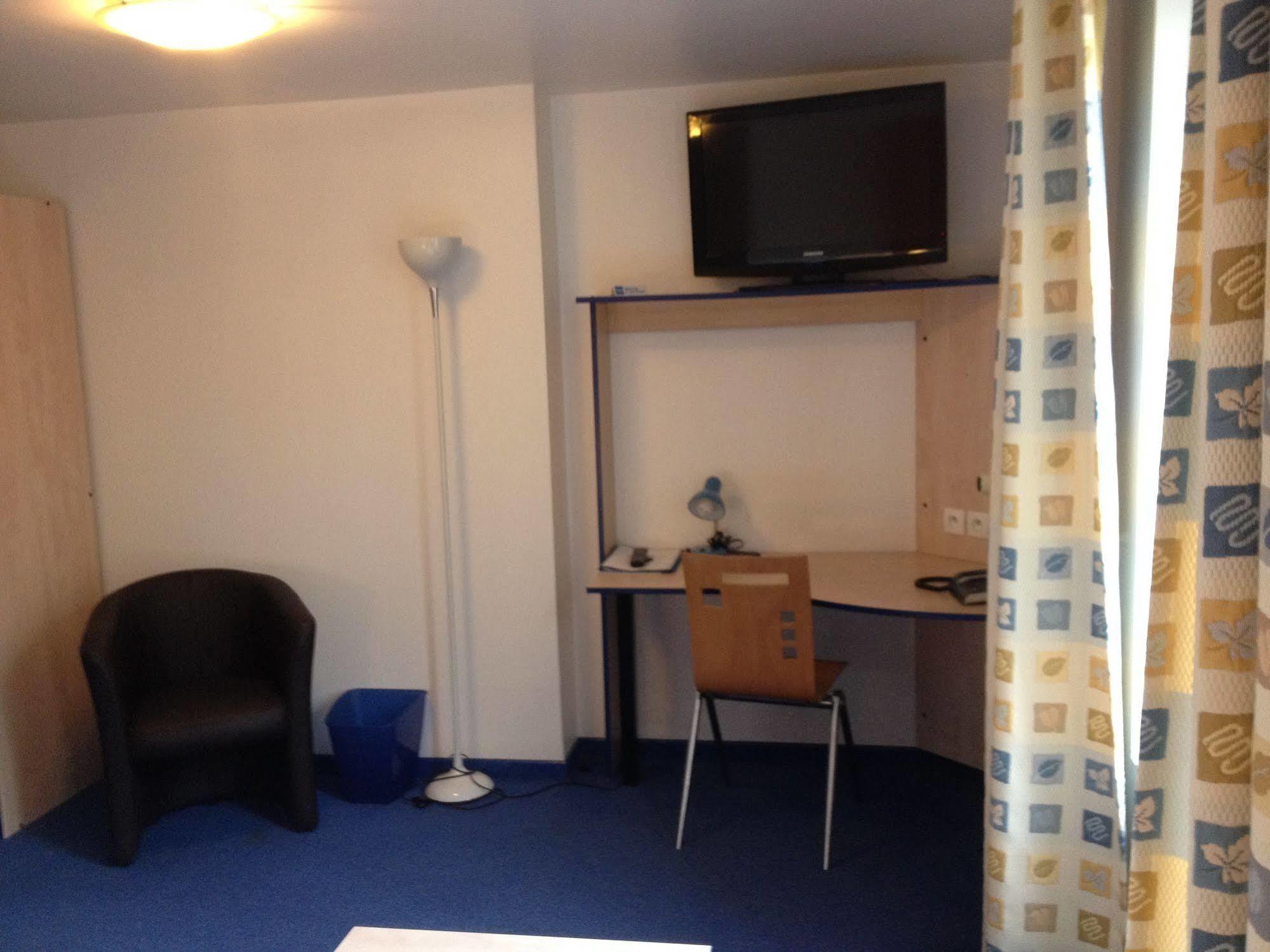 Hotel Cesar Centre-Ville Gare Charleville-Mézières Eksteriør bilde